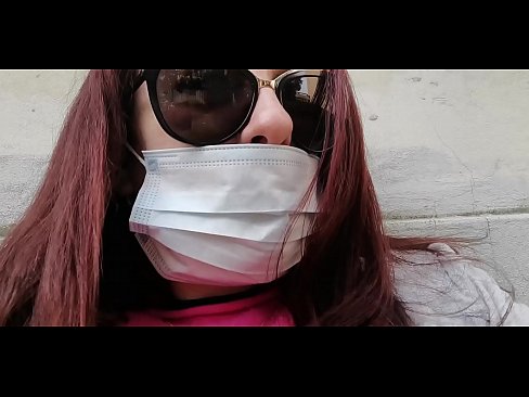 ❤️ Nicoletta o iphetetsa ho moahelani oa hae le pees ka karacheng ea hae (Special Covid19 Italy Quarantine) Porno ☑